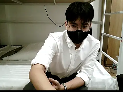 Snapshot of Gwencloudy chatting on January 2026 05:38:02 PM Gwencloudy online show from January 2026 05:38:02 PM