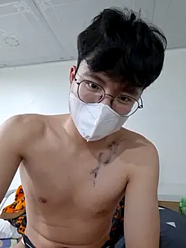 Gwencloudy online show from April 2026 04:16:01 PM