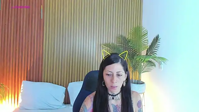 Snapshot of dark_gotica chatting on October 2025 12:25:02 PM dark gotica online show from October 2025 12:25:02 PM