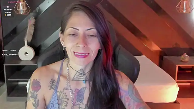 Snapshot of dark_gotica chatting on February 2026 07:12:01 PM dark gotica online show from February 2026 07:12:01 PM