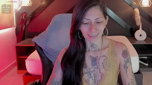 Snapshot of dark_gotica chatting on February 2026 12:28:02 PM dark gotica online show from February 2026 12:28:02 PM