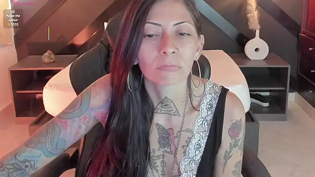 Snapshot of dark_gotica chatting on March 2026 07:10:02 PM dark gotica online show from March 2026 07:10:02 PM