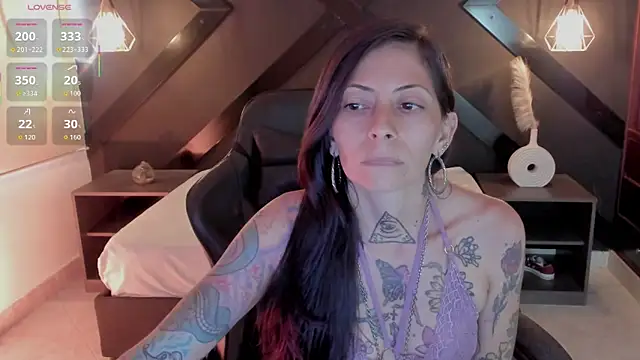 Snapshot of dark_gotica chatting on March 2026 08:43:01 PM dark gotica online show from March 2026 08:43:01 PM