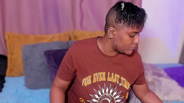 Snapshot of DianaBrownXX chatting on November 2025 04:11:02 AM DianaBrownXX online show from November 2025 04:11:02 AM