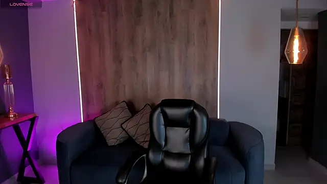 AlessiaCorleone  online show from February 2025 10:04:02 PM