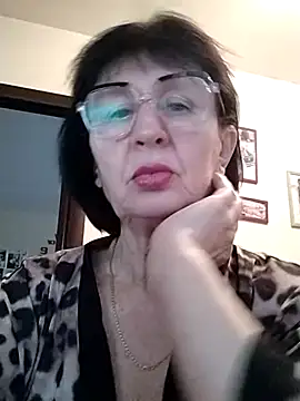 Snapshot of AlbinaXPretty chatting on December 2024 10:36:02 AM AlbinaXPretty online show from December 2024 10:36:02 AM