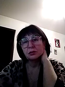 Snapshot of AlbinaXPretty chatting on December 2024 06:24:02 PM AlbinaXPretty online show from December 2024 06:24:02 PM