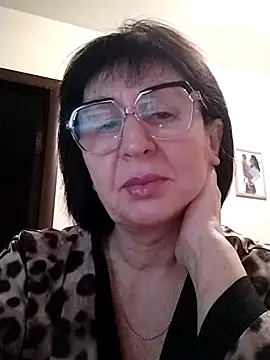 Snapshot of AlbinaXPretty chatting on January 2025 06:27:02 PM AlbinaXPretty online show from January 2025 06:27:02 PM