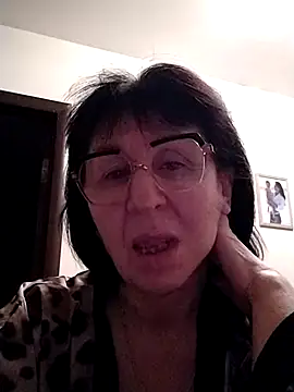 Snapshot of AlbinaXPretty chatting on January 2025 01:27:01 AM AlbinaXPretty online show from January 2025 01:27:01 AM