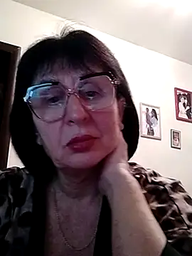 Snapshot of AlbinaXPretty chatting on January 2025 07:42:01 PM AlbinaXPretty online show from January 2025 07:42:01 PM