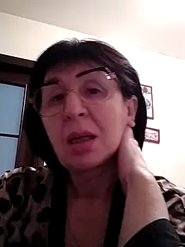 Snapshot of AlbinaXPretty chatting on March 2025 02:13:01 PM AlbinaXPretty online show from March 2025 02:13:01 PM