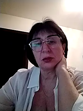 Snapshot of AlbinaXPretty chatting on March 2025 05:33:02 PM AlbinaXPretty online show from March 2025 05:33:02 PM