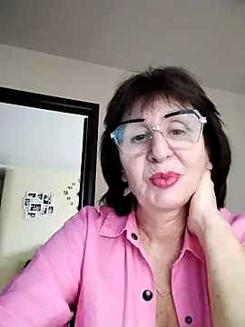 Snapshot of AlbinaXPretty chatting on November 2025 08:35:01 AM AlbinaXPretty online show from November 2025 08:35:01 AM