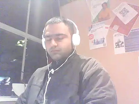 Snapshot of JohnBond009 chatting on January 2025 05:37:02 PM JohnBond009 online show from January 2025 05:37:02 PM