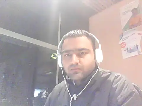 Snapshot of JohnBond009 chatting on January 2025 05:19:01 PM JohnBond009 online show from January 2025 05:19:01 PM