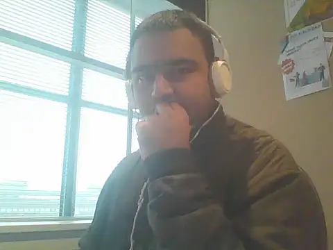 Snapshot of JohnBond009 chatting on January 2025 01:00:02 PM JohnBond009 online show from January 2025 01:00:02 PM