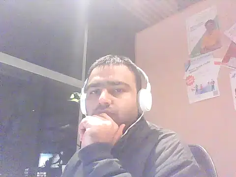 Snapshot of JohnBond009 chatting on January 2025 06:25:01 PM JohnBond009 online show from January 2025 06:25:01 PM