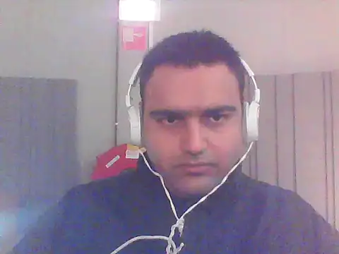 Snapshot of JohnBond009 chatting on January 2025 05:55:02 PM JohnBond009 online show from January 2025 05:55:02 PM