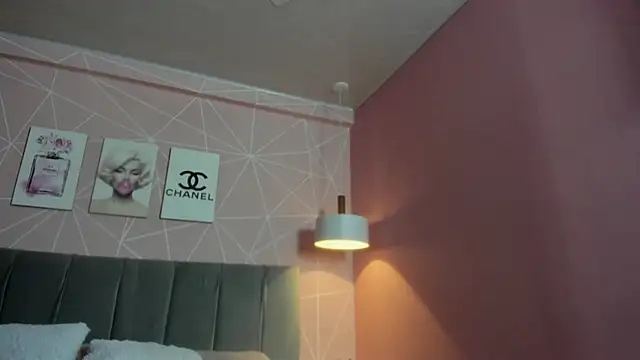 dolly zoe online show from February 2026 10:47:02 PM