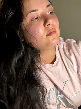 Snapshot of xocrybaby chatting on December 2024 06:50:01 PM xocrybaby online show from December 2024 06:50:01 PM