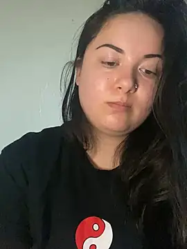 Snapshot of xocrybaby chatting on February 2025 04:10:02 PM xocrybaby online show from February 2025 04:10:02 PM