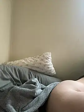 Snapshot of xocrybaby chatting on February 2025 04:57:01 PM xocrybaby online show from February 2025 04:57:01 PM