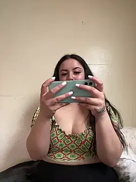 Snapshot of xocrybaby chatting on March 2025 08:22:01 PM xocrybaby online show from March 2025 08:22:01 PM