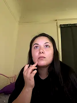 Snapshot of xocrybaby chatting on October 2025 06:28:01 PM xocrybaby online show from October 2025 06:28:01 PM