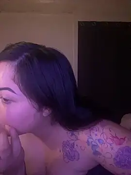 Snapshot of xocrybaby chatting on October 2025 10:37:02 AM xocrybaby online show from October 2025 10:37:02 AM