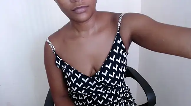 Snapshot of savage_laura chatting on February 2025 02:57:02 PM savage laura online show from February 2025 02:57:02 PM