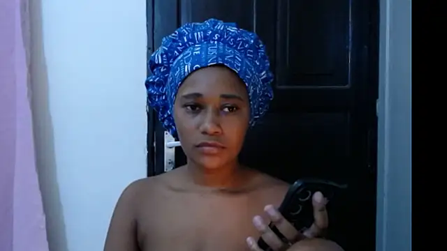 Snapshot of savage_laura chatting on March 2025 11:12:01 PM savage laura online show from March 2025 11:12:01 PM