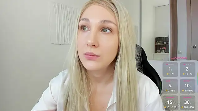 Snapshot of CarolMay chatting on July 2026 07:04:01 AM CarolMay online show from July 2026 07:04:01 AM