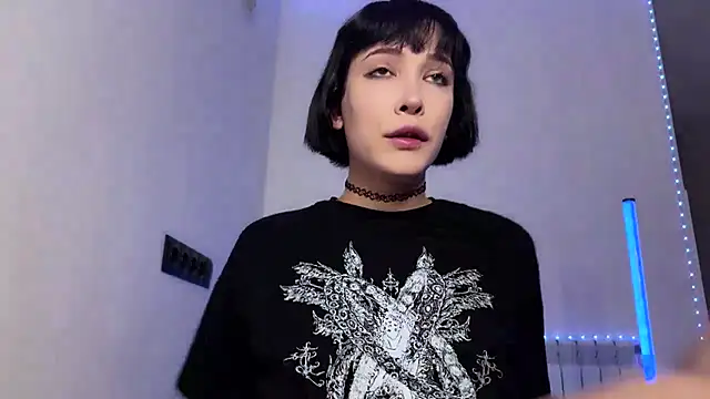 dollmore online show from December 2024 05:52:02 PM