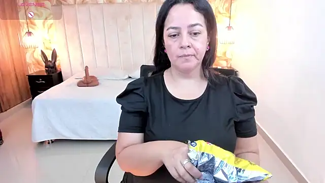 lucia vonne  online show from February 2026 08:26:02 PM