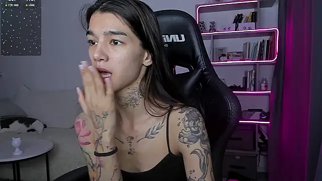 vinkitinkii online show from December 2024 07:58:01 AM