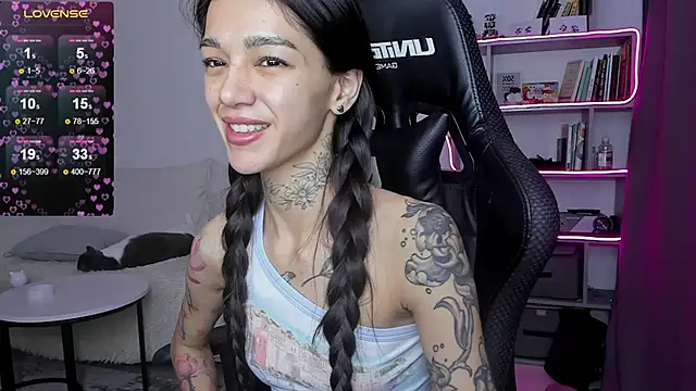 vinkitinkii online show from December 2024 08:44:02 AM