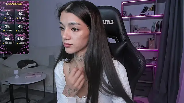 vinkitinkii online show from December 2024 03:26:01 PM