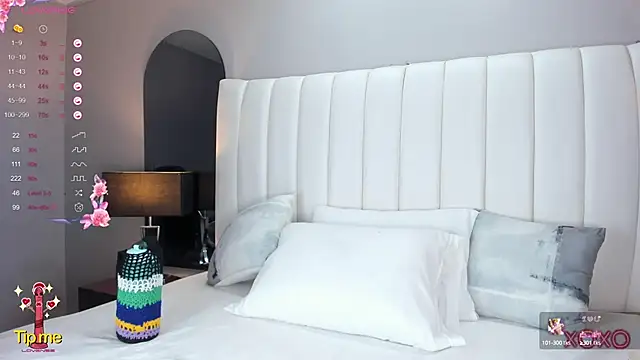 Snapshot of MelanieKlaus chatting on February 2025 04:18:02 AM MelanieKlaus online show from February 2025 04:18:02 AM