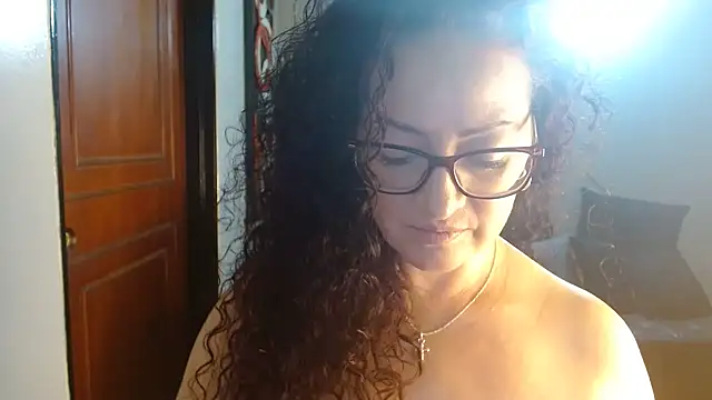 MATURETOPASIO online show from January 2025 01:00:01 AM