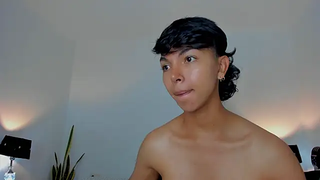 Snapshot of xhenisa_ chatting on March 2026 04:46:01 PM xhenisa online show from March 2026 04:46:01 PM