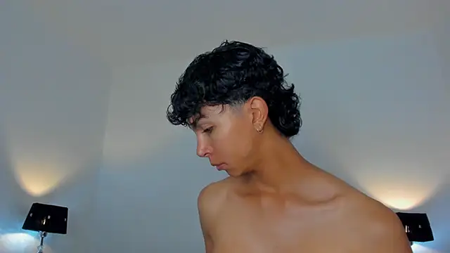 xhenisa  online show from July 2026 02:38:01 AM