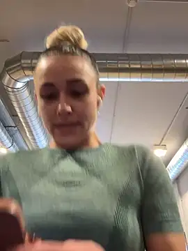 petrouchkaaa  online show from March 2025 09:32:02 AM