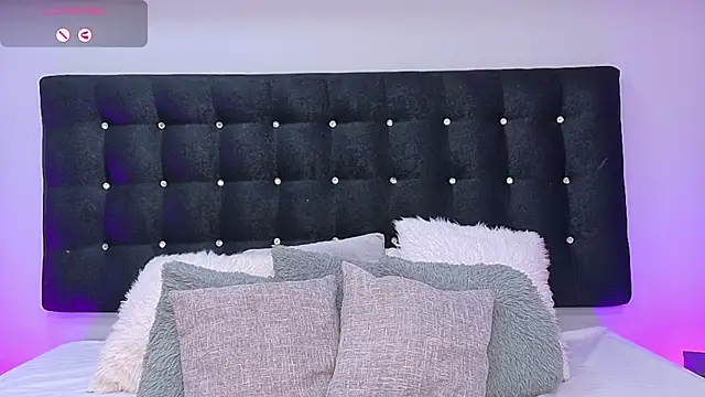 Snapshot of charlotteeruss chatting on January 2025 09:59:01 PM charlotteeruss online show from January 2025 09:59:01 PM