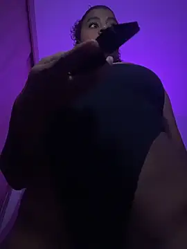 Snapshot of charlotteeruss chatting on April 2026 01:38:01 AM charlotteeruss online show from April 2026 01:38:01 AM