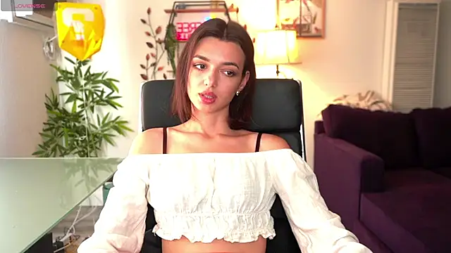 olivia jeas online show from May 2026 11:33:02 PM