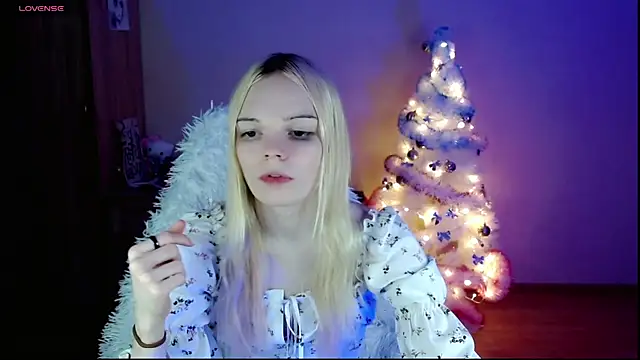 Emily Nyaffee online show from December 2024 10:12:02 PM