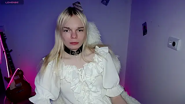 Emily Nyaffee online show from December 2025 08:43:01 AM