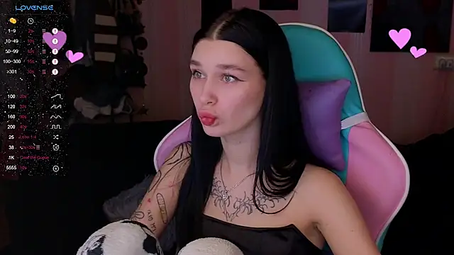 Snapshot of Amanda_Tender chatting on January 2025 08:48:02 PM Amanda Tender online show from January 2025 08:48:02 PM