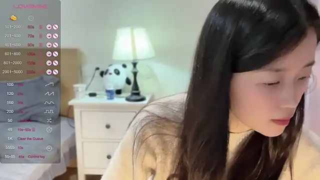 A-xena online show from February 2025 01:41:01 PM