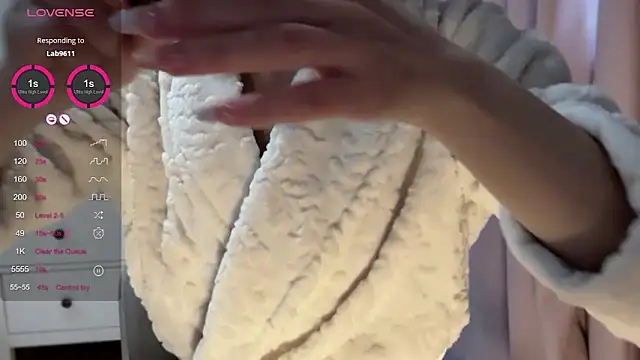 A-xena online show from February 2025 02:22:02 AM